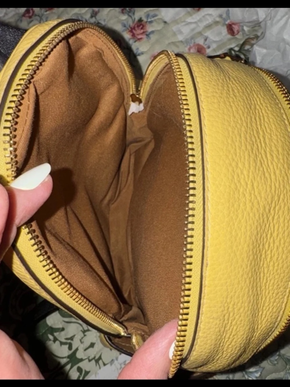 Coach Mini Court Backpack Yellow Pebbled Leather Gold Hardware Black Straps - Picture 4 of 6